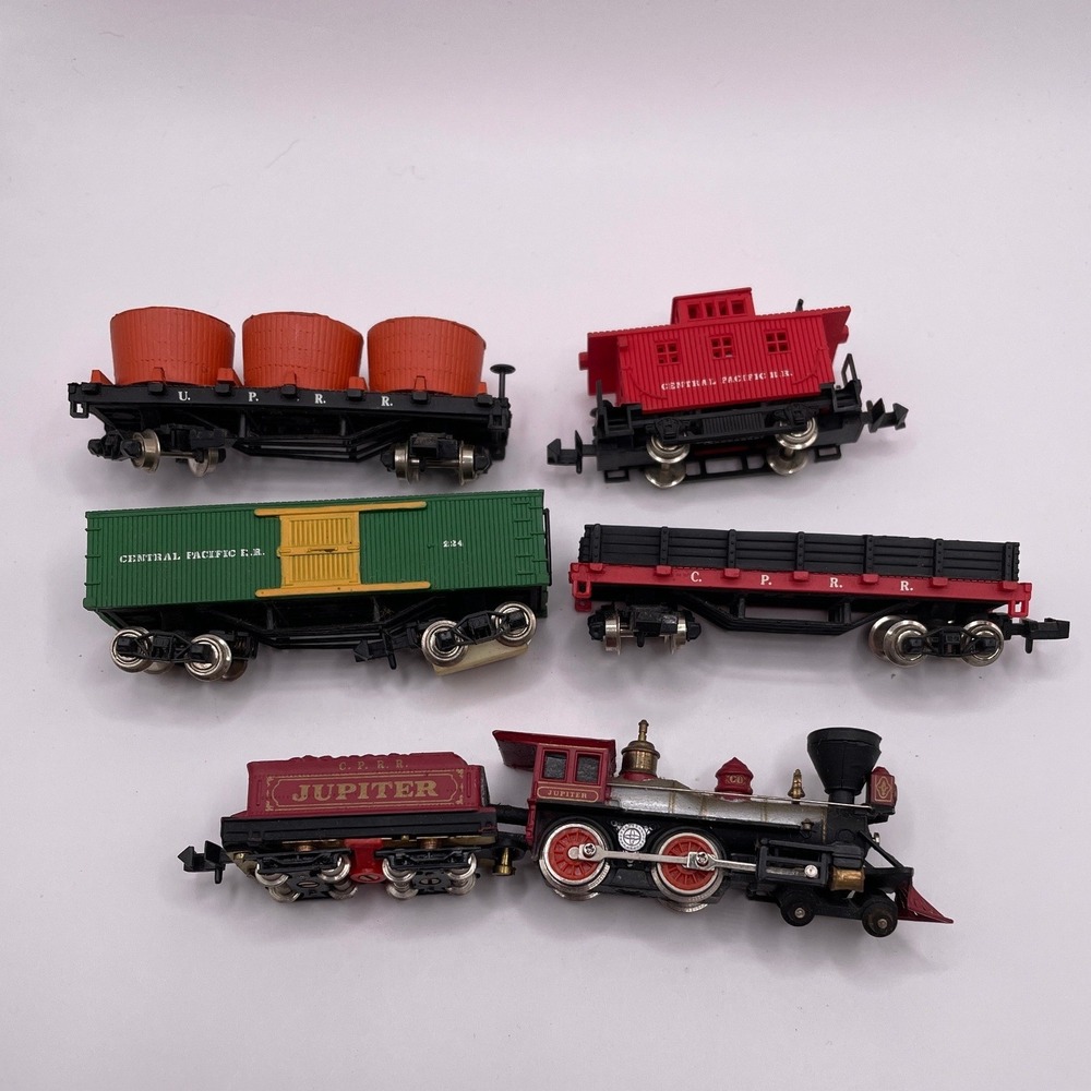 Bachmann Train Set N Scale Multicolor Jupiter Central Pacific RR 5-Piece Lot